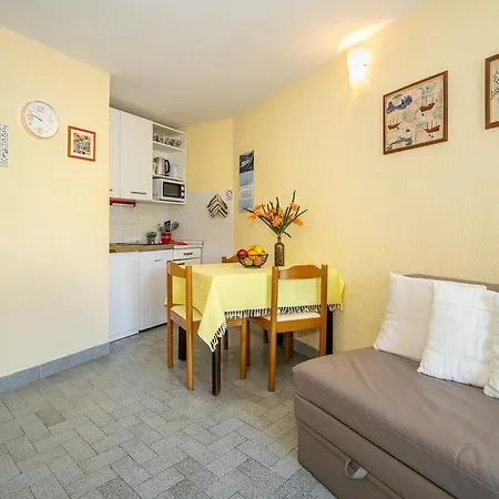 Apartment Ivo With Sea View Baska (Krk)
