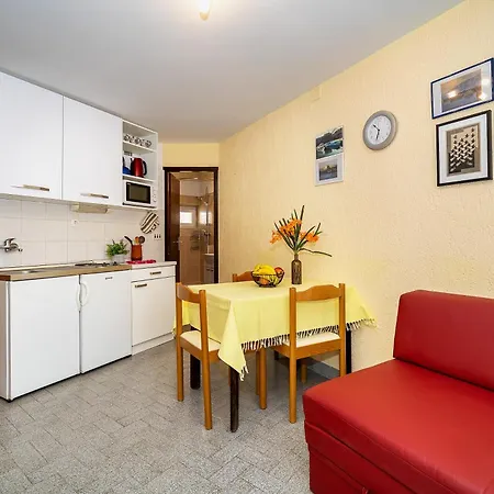 Ivo With Sea View Apartman *