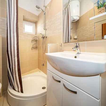 Ivo With Sea View Apartman *