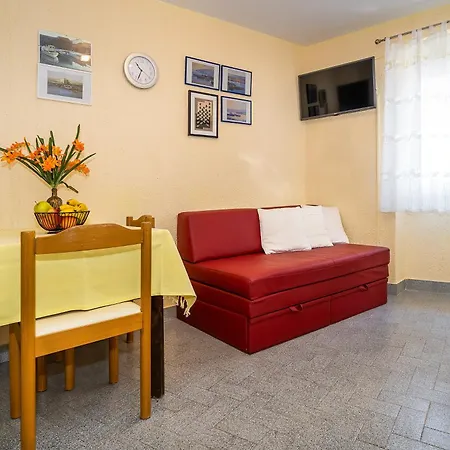 Ivo With Sea View Apartman *