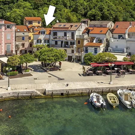 Ivo With Sea View Apartman